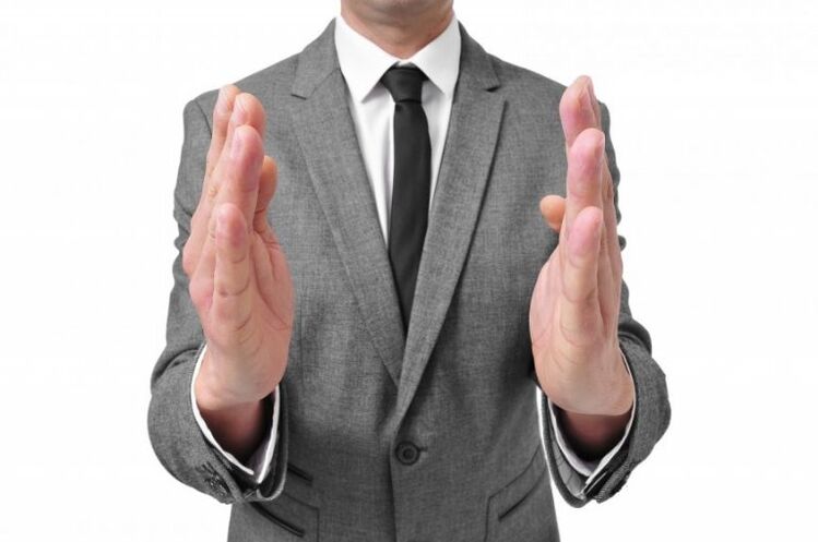 un bărbat vrea să-și mărească dimensiunea penisului